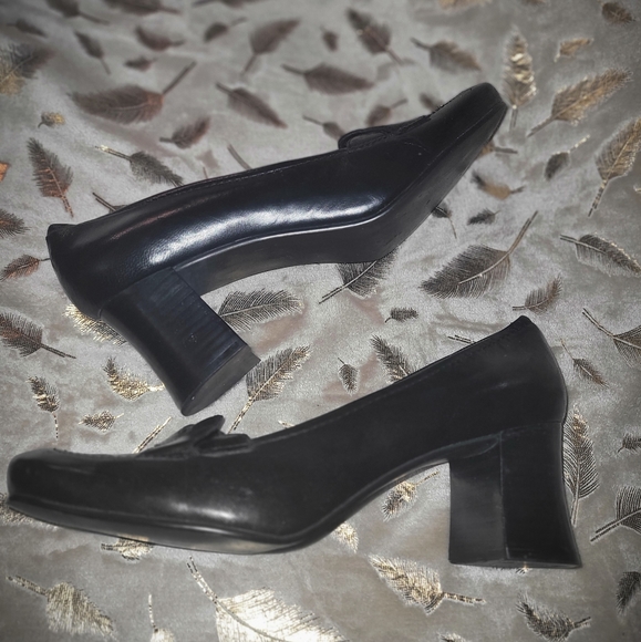 Nine West black heels - Picture 5 of 7